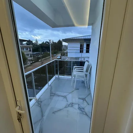 Villa Royal In Forest 3 *