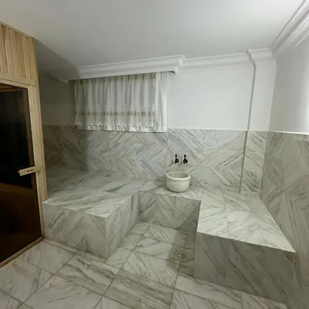 Villa Royal In Forest 3 *
